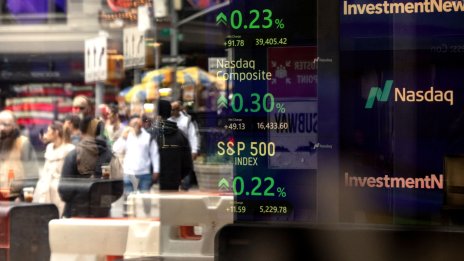 S&P 500 почти не трепва след 3-дневна серия от повишения*