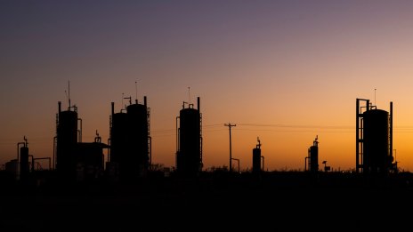 Анализатор: Най-лошият сценарий в Близкия изток означава скъп петрол и рецесия