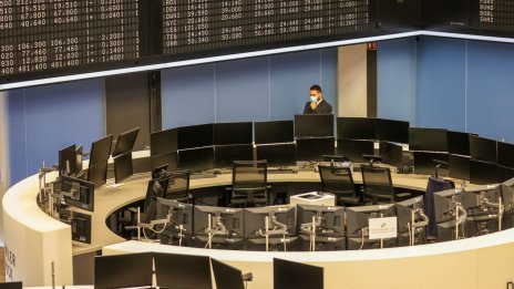 Европейските индекси се покачват, но фючърсите на Wall Street са на червено