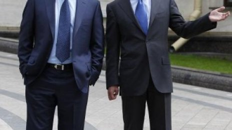 Медведев намекна на руския бизнес да каже кого предпочита за следващ президент