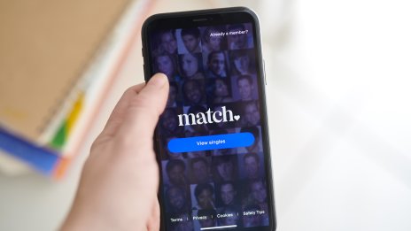 Компанията майка на Tinder ще съкрати 13% от служителите си