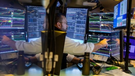 Силните финансови отчети оцветиха индексите на Wall Street в зелено  