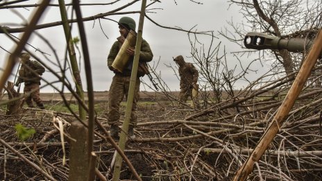 Русия разполага с пет пъти повече боеприпаси, но Украйна действа по-умно… 