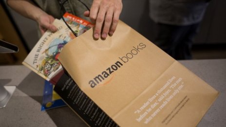 Франция се обръща срещу бизнеса с книги на Amazon