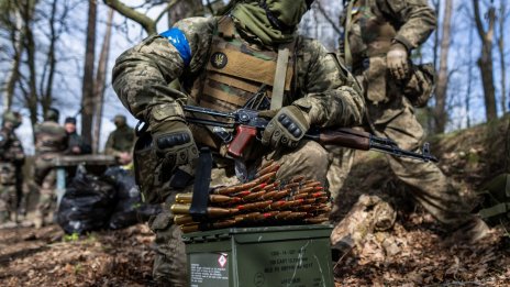 В САЩ харесват Зеленски повече от Тръмп и не приемат натиска за отказ от територии