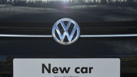 Volkswagen продължава да губи пазарен дял
