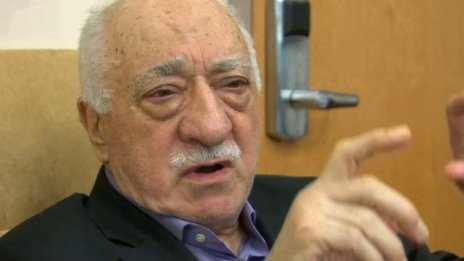 Гюлен: Демокрацията не може да бъде постигната чрез военна акция