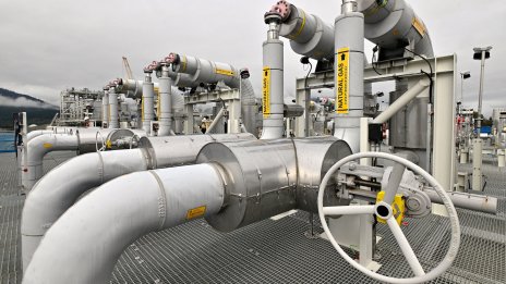 Печели ли Европа газовата война с Русия?