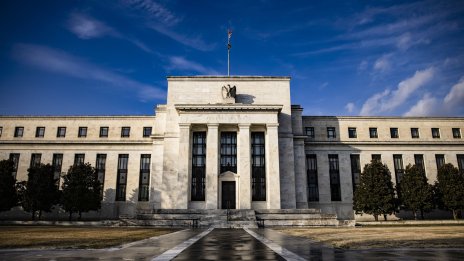 Лоугън от Фед: Неочаквано силната икономика изисква още увеличения на лихвите 
