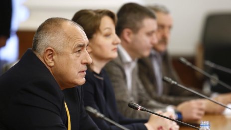 Родители в неплатен отпуск ще получат еднократна помощ от 375 лева