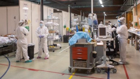 Данните за коронавируса от няколко държави сигнализират подобрение