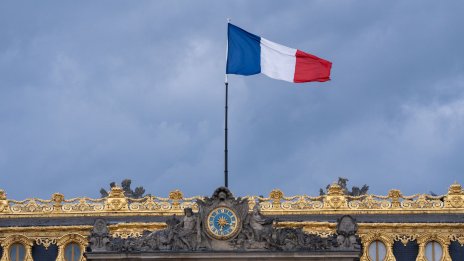 Премиерът на Франция обмисля да предложи референдум за бюджета