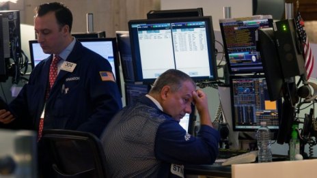 Решението на Китай да блокира криптосделките помрачава Wall Street*