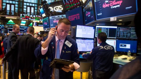 Wall Street отново се сблъсква с разпродажба след двудневна пауза*