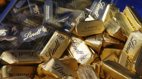 Апетитът на потребителите към шоколад накара Lindt да повиши прогнозата си