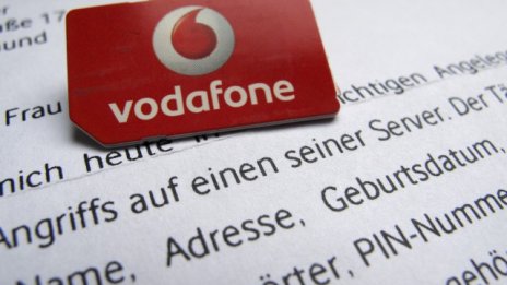 Хакери се докопаха до данни на клиенти на Vodafone