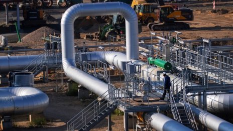 Русия отново връща към дома кораб, който може да строи "Северен поток 2"