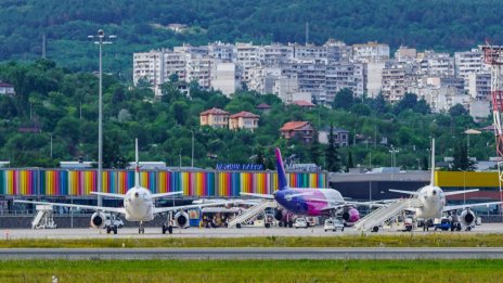 С близо 16% повече пътници са преминали през летищата в Бургас и Варна през зимата