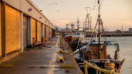 Макрон подготвя почвата за компромис за Brexit в областта на рибарството