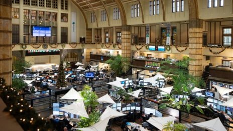 Оптимизмът около икономическото възстановяване оцвети в зелено борсите в Европа