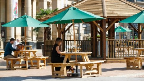 Проблемите с логистиката и недостигът на компоненти препъват пазара на компютри