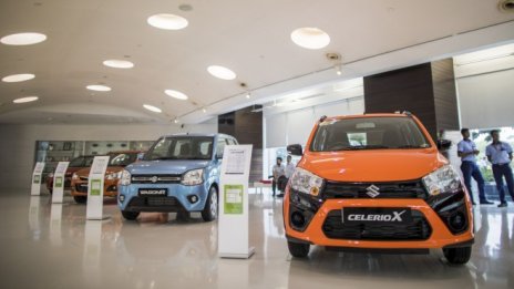 Лидерите на автомобилния пазар в Индия се подготвят за сблъсък с Tesla