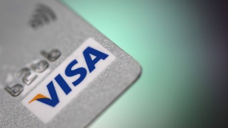 Visa надмина очакванията за печалбата си