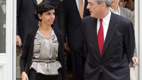 Франция разследва бивш съдебен министър заради плащания от Renault и Nissan