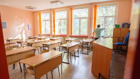 Кабинетът дава над 10 млн. лв за ремонти на училища и иновации в образованието