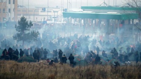 ЕК предлага Полша, Латвия и Литва временно да не спазват правилата за миграцията