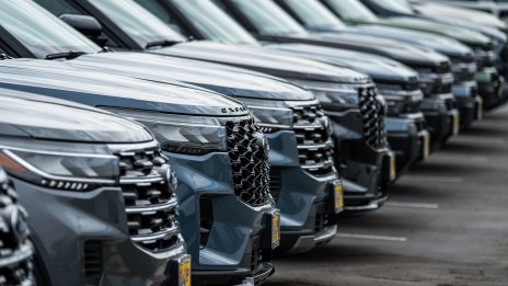 Продажбите на нови коли в  САЩ растат през второто тримесечие