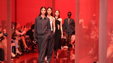 Приходите на Gucci спадат, докато Kering се опитва да възроди бранда