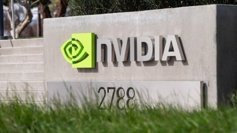 Nvidia има интерес Intel да произвежда чиповете ѝ