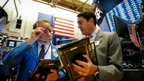 Dow Jones изгуби над 800 пункта в най-лошото си пропадане за последните 8 месеца