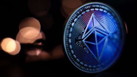 Одобрението на спот етер ETF-ите не успява да даде първоначален тласък на цените