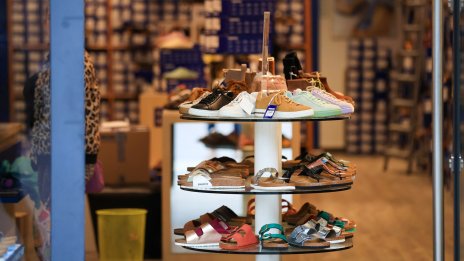 Birkenstock отбеляза силни резултати за тримесечието при нарастващо търсене