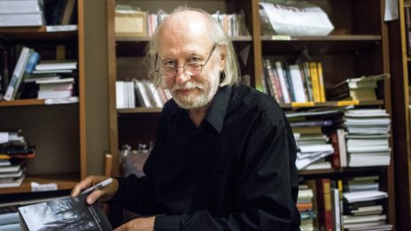 Унгарският писател Ласло Краснахоркаи получи Нобеловата награда за литература за 2025 г.