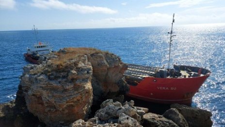 „Морска администрация“ във Варна ще гледа плана за изтегляне на Vera Su
