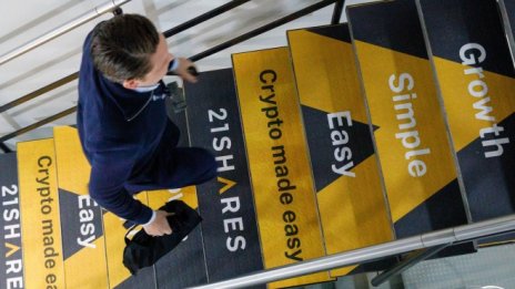 Регулациите трябва да са цел и за защитниците на криптовалутите