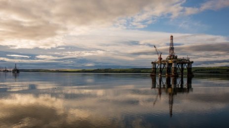 Сигналът за спазване на съкращенията в ОПЕК+ дава тласък на петролните цени*