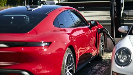 „Енергоконсулт Електромобилност” инсталира ултрабързи зарядни станции в Скопиe