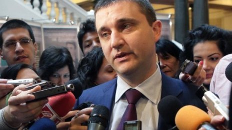 Горанов търси нова формула за заплатите на депутатите, президента и премиера