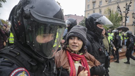 Русия изпраща наборни войници директно на фронта без обучение?