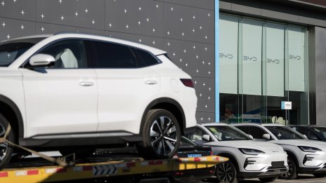 BYD продаде рекорден брой автомобили през октомври на фона на пиковия сезон в Китай