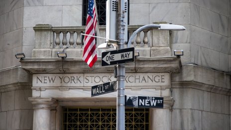 Wall Street се срина под опасенията за бъдещето на американската икономика
