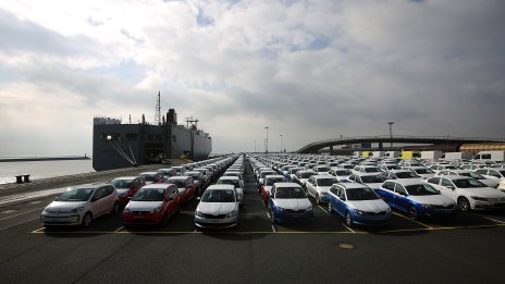 Печалбата на Volkswagen пада с 40% през първото тримесечие заради еднократни такси