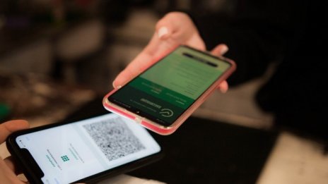 Над 2/3 от учителите не одобряват зелен сертификат в образованието