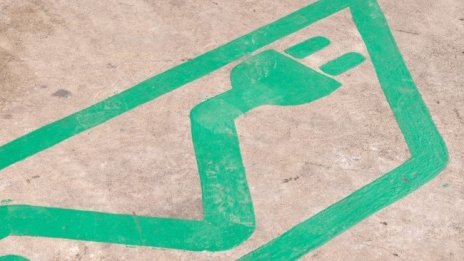 Световните продажби на електромобили растат въпреки производствените проблеми