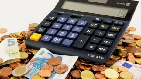 Спестяванията на фирмите и домакинствата за първи път минаха 100 млрд. лв.