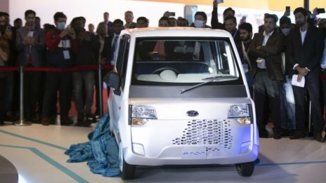 Индийски концерн очаква е-колите да представляват 50% от продажбите му до 2030 г.